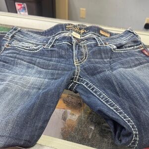 Silver Jeans Women's Dark Blue capri Jeans